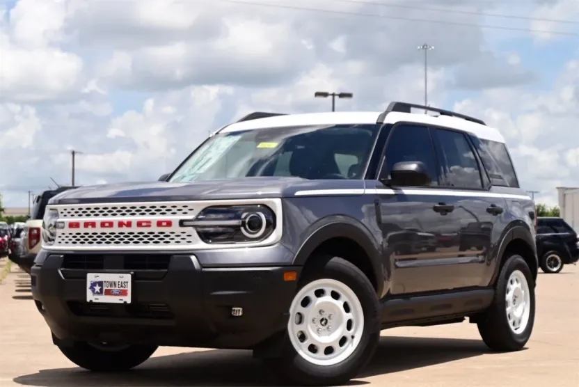 2025 Ford Bronco Sport Heritage photo 1