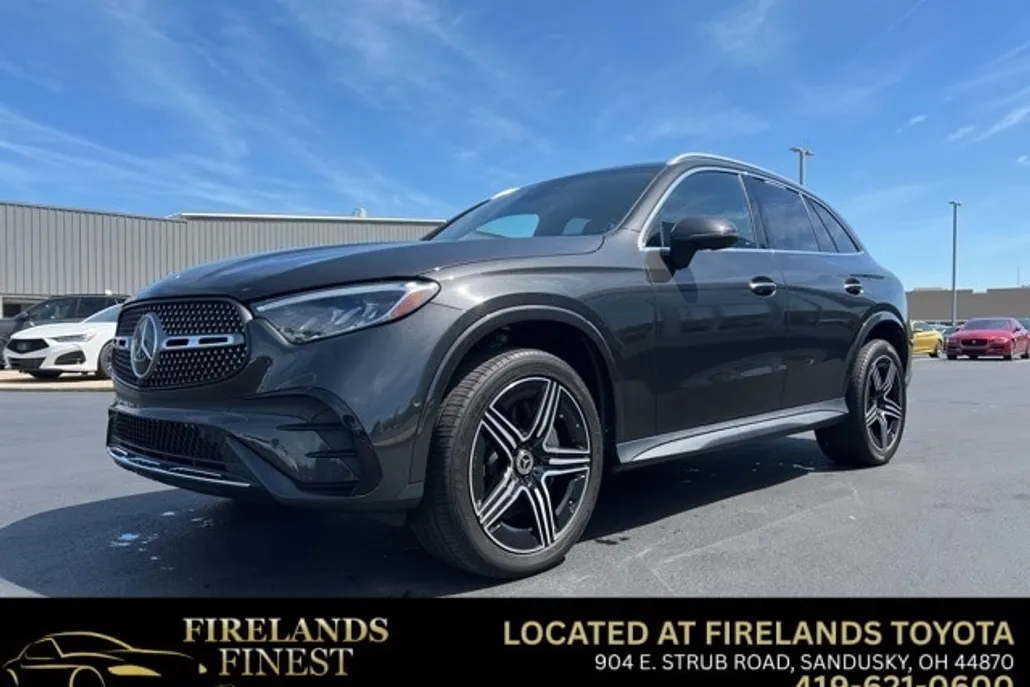 2023 Mercedes Benz GLC 300 4MATIC photo 1