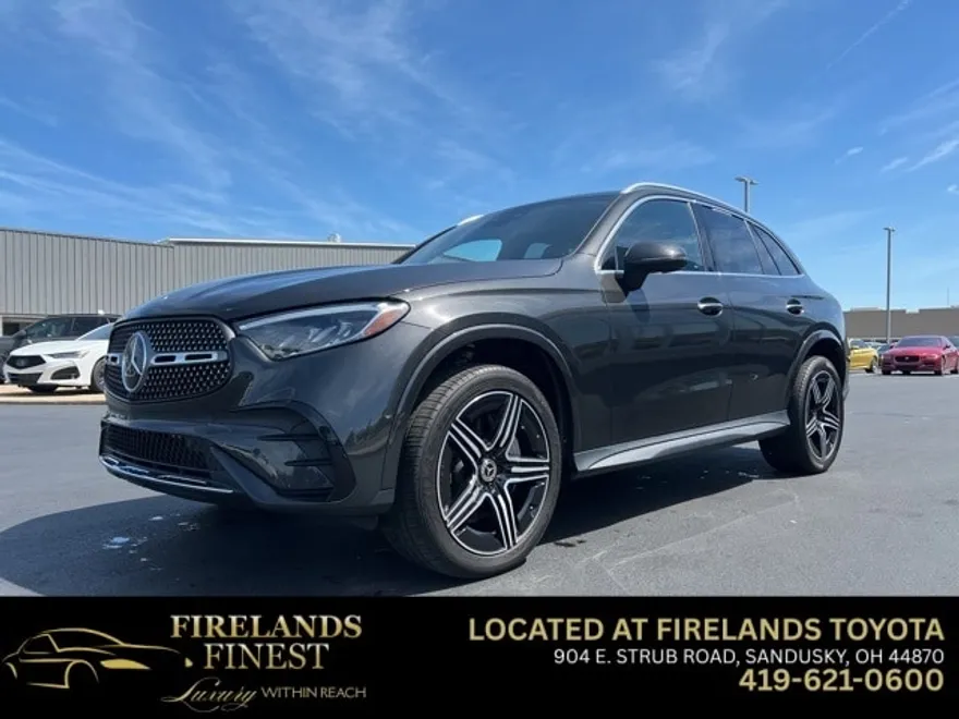 2023 Mercedes Benz GLC 300 4MATIC photo 1