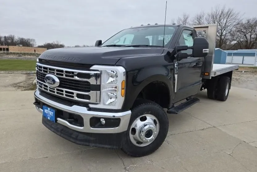 2024 Ford F-350 XL photo 1