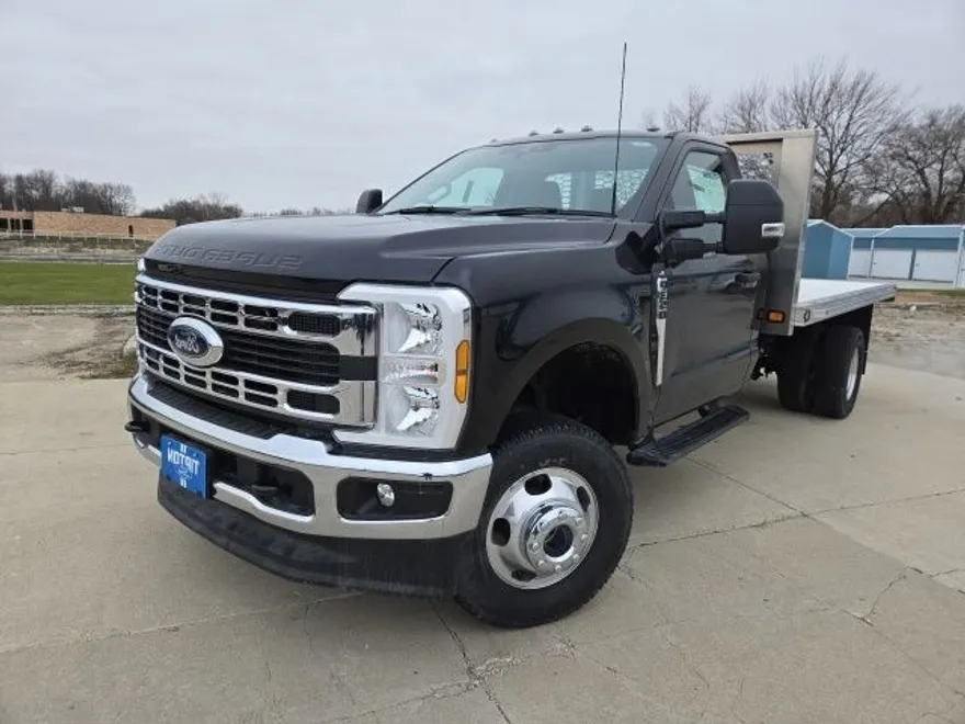 2024 Ford F-350 XL photo 1