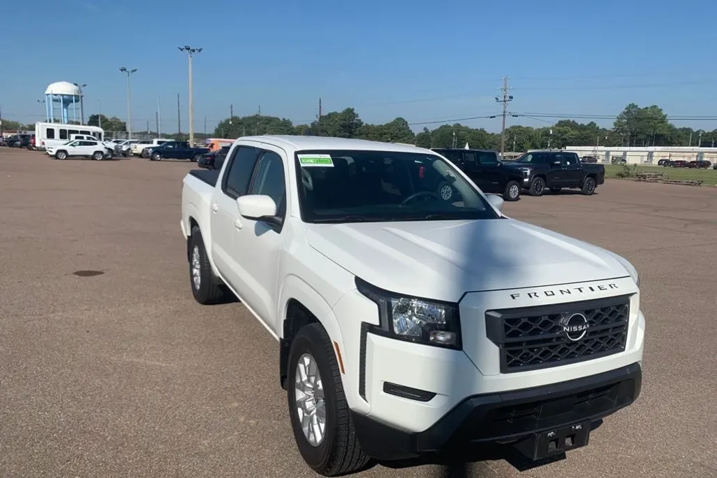 2022 Nissan Frontier SV photo 1