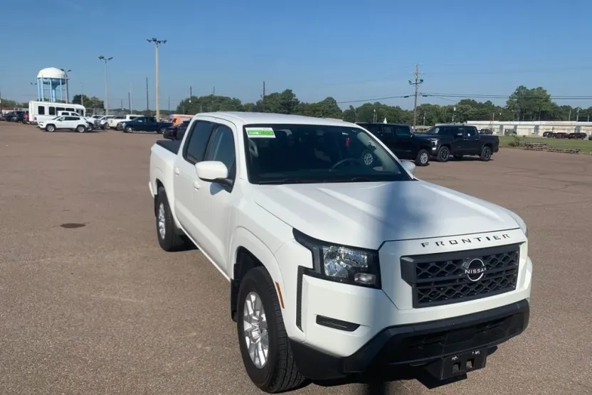 2022 Nissan Frontier SV photo 1