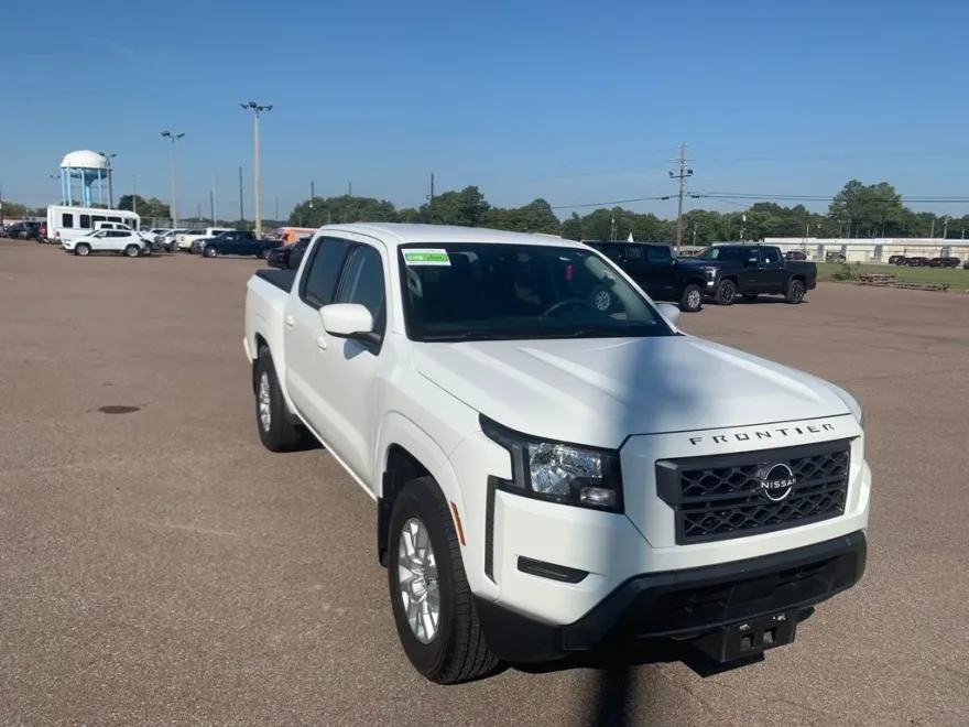 2022 Nissan Frontier SV photo 1