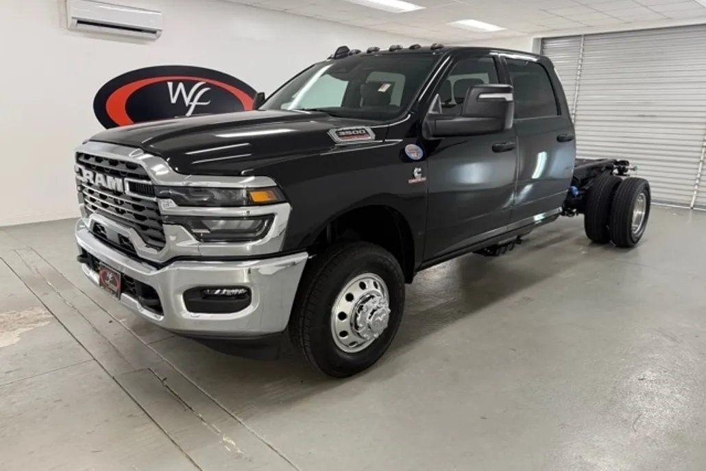2025 Ram 3500 Tradesman photo 1