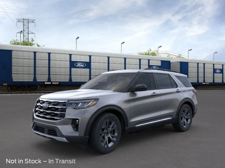 2025 Ford Explorer photo 1