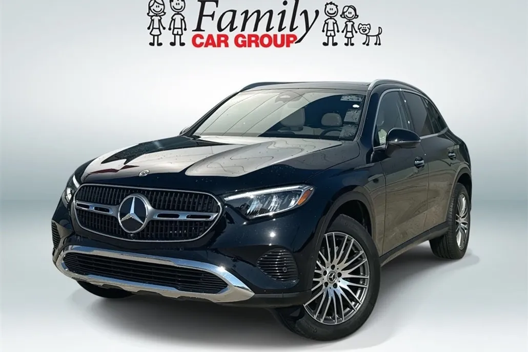 2024 Mercedes Benz GLC 300 photo 1