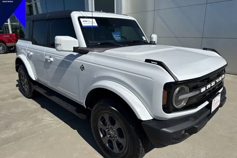 2024 Ford Bronco Outer Banks photo 1