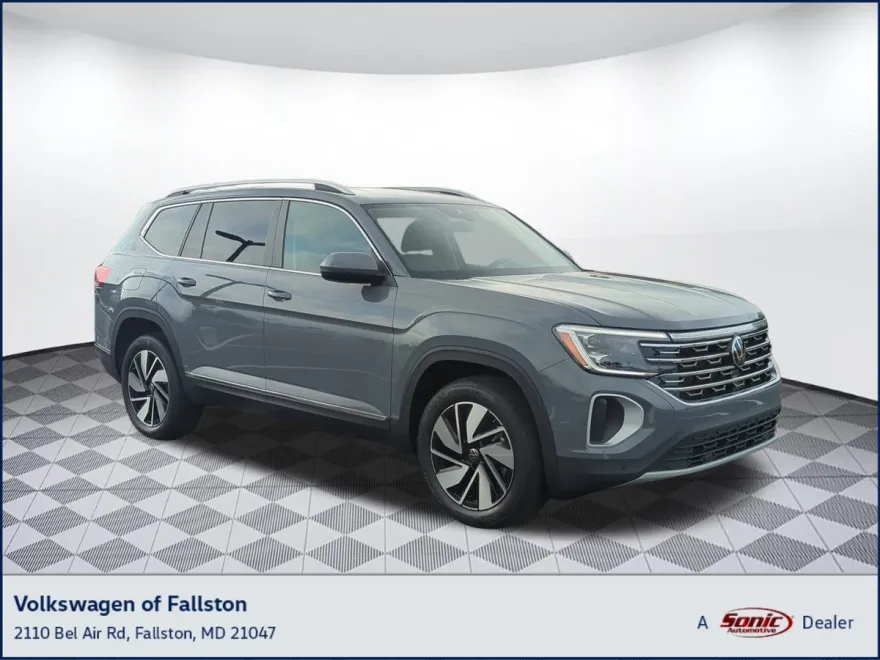 2025 Volkswagen Atlas SEL photo 1