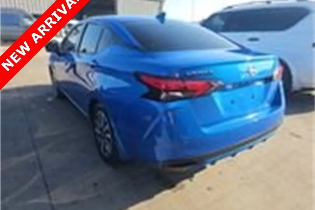 2024 Nissan Versa 1.6 SV photo 1