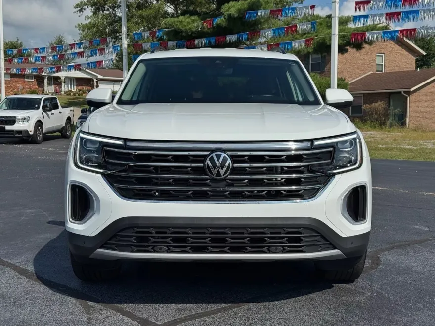 2024 Volkswagen Atlas SE Technology photo 1