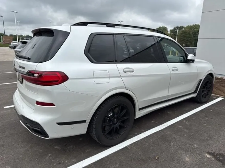 2021 Bmw X7 M50i photo 1
