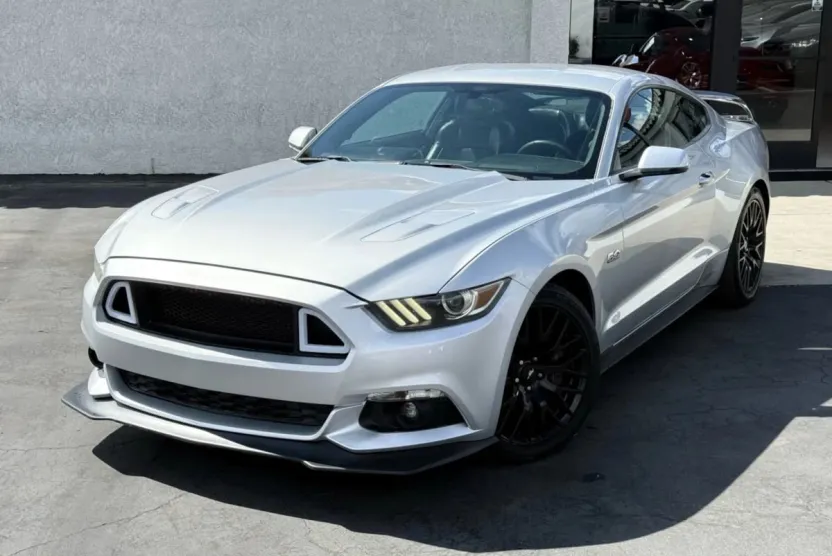 2016 Ford Mustang GT Premium photo 1
