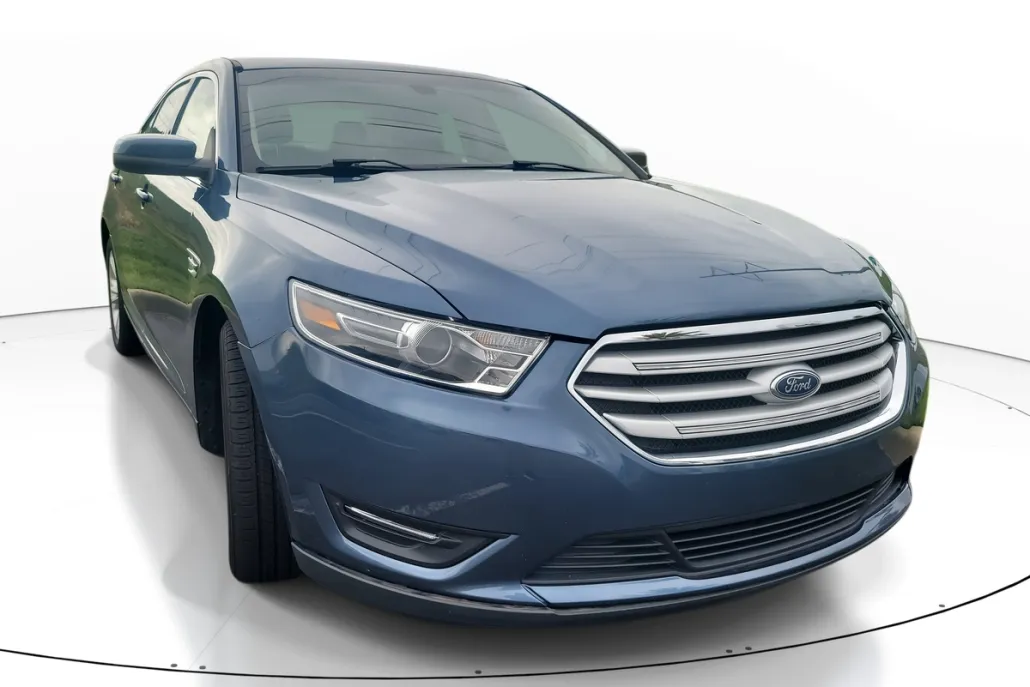 2018 Ford Taurus SEL photo 1