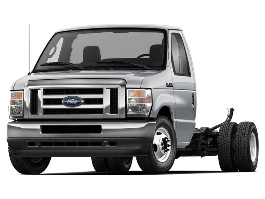 2025 Ford E-450 Cutaway DRW photo 1