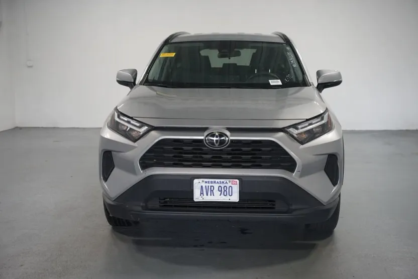 2024 Toyota RAV4 XLE photo 1