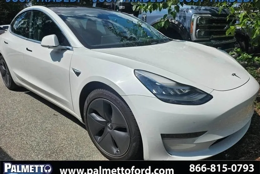 2020 Tesla Model 3 Long Range photo 1