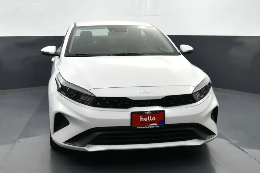 2024 Kia Forte LXS photo 1