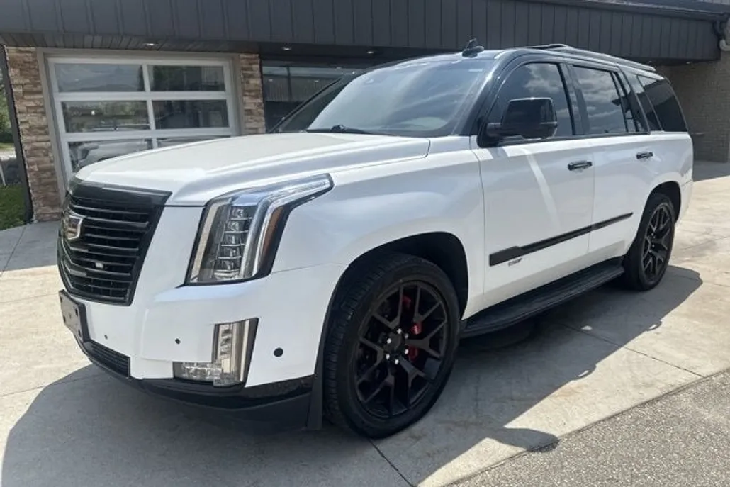 2017 Cadillac Escalade Premium Luxury photo 1