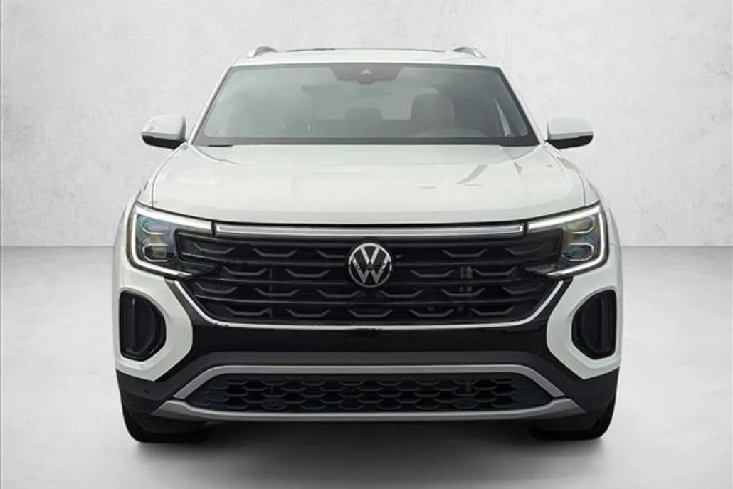 2025 Volkswagen Atlas Cross Sport SE Technology photo 1
