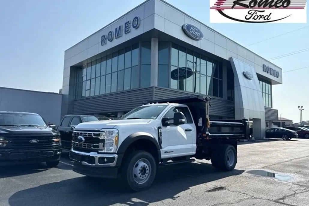 2024 Ford F-600 photo 1