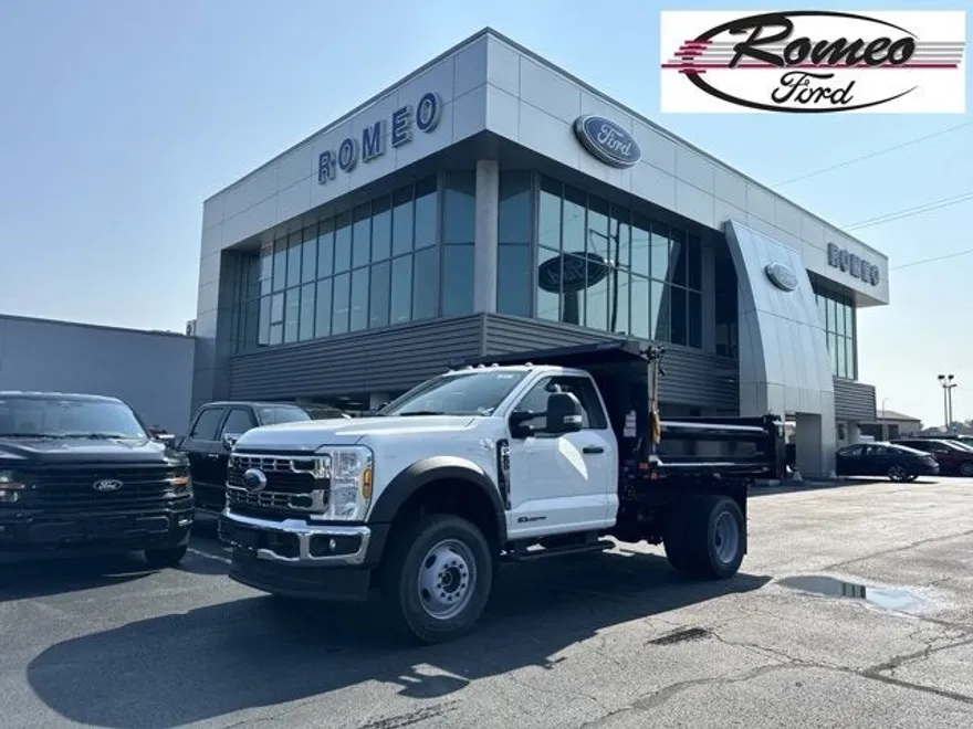 2024 Ford F-600 photo 1