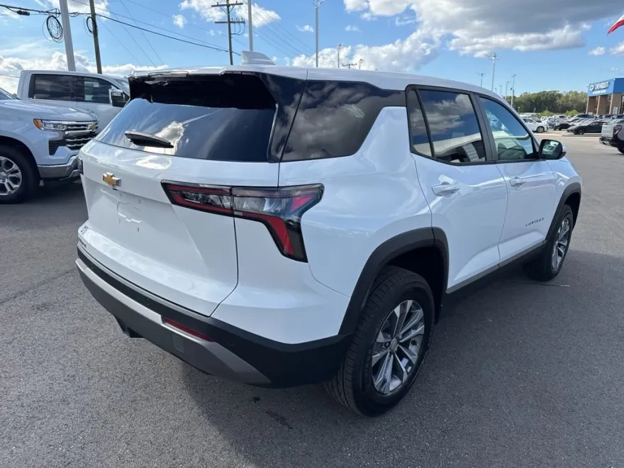 2026 Chevrolet Equinox LT photo 1