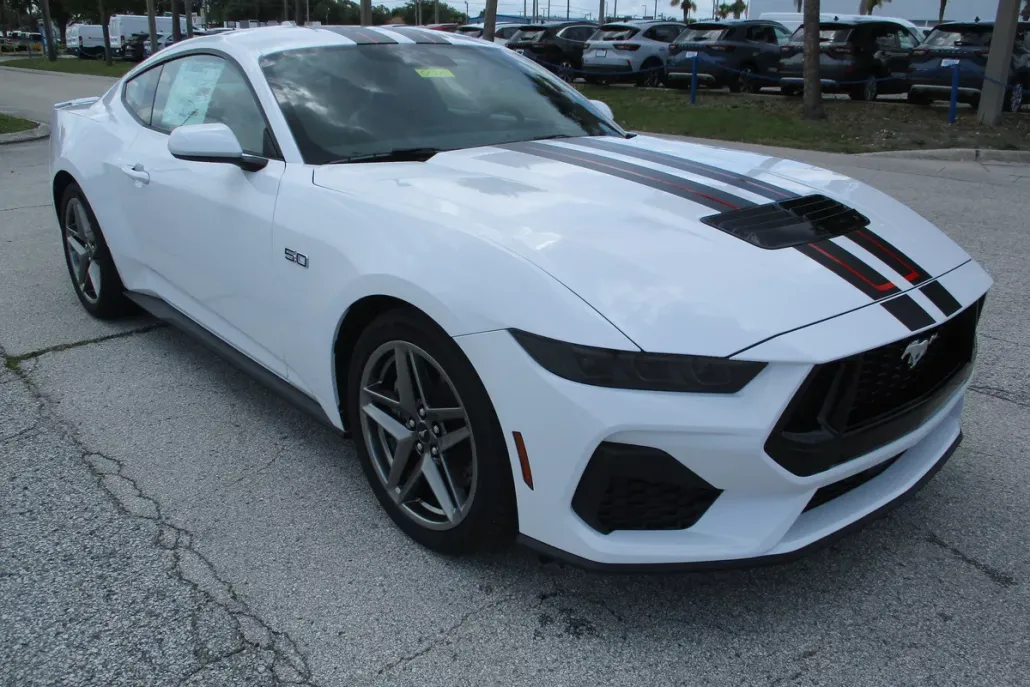 2025 Ford Mustang GT photo 1