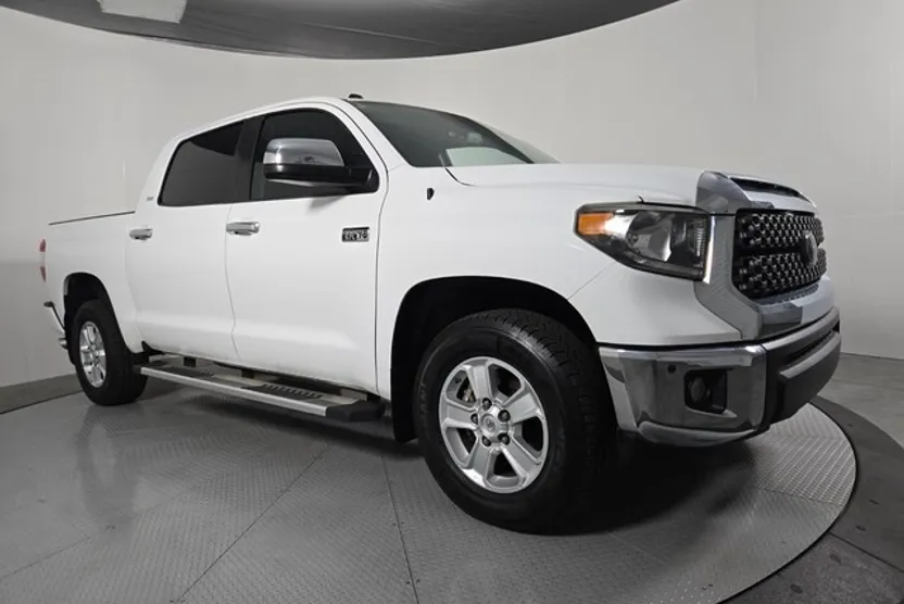 2019 Toyota Tundra SR5 CrewMax photo 1