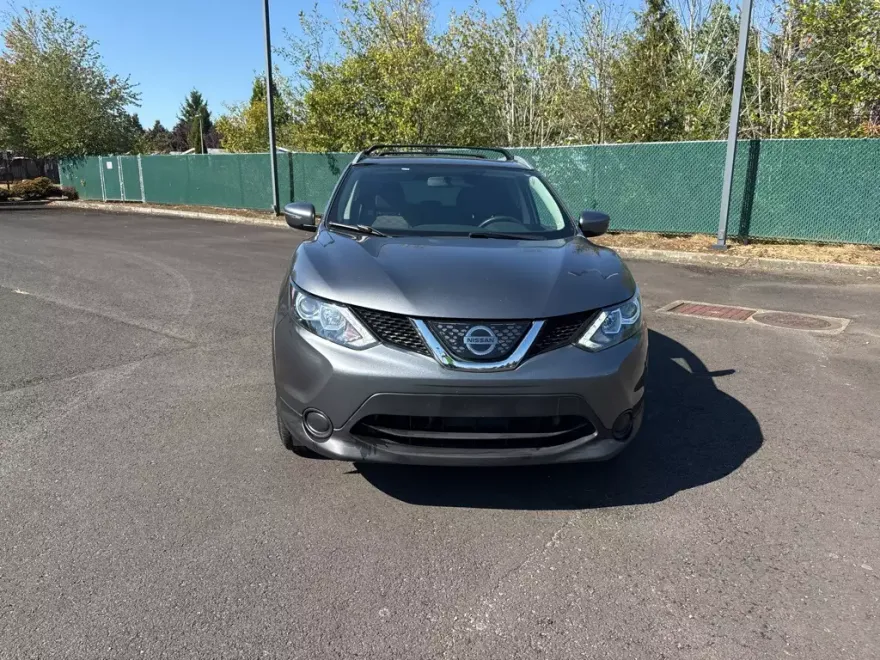 2018 Nissan Rogue Sport SV photo 1