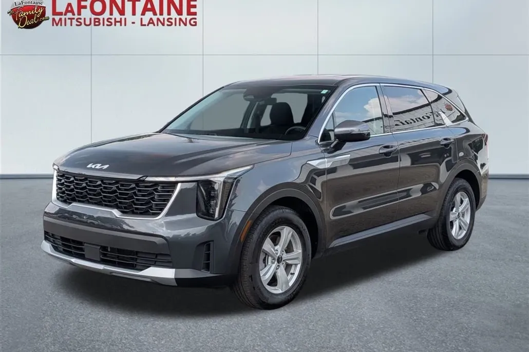 2024 Kia Sorento LX photo 1