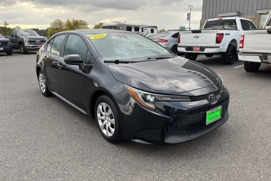 2022 Toyota Corolla LE photo 1