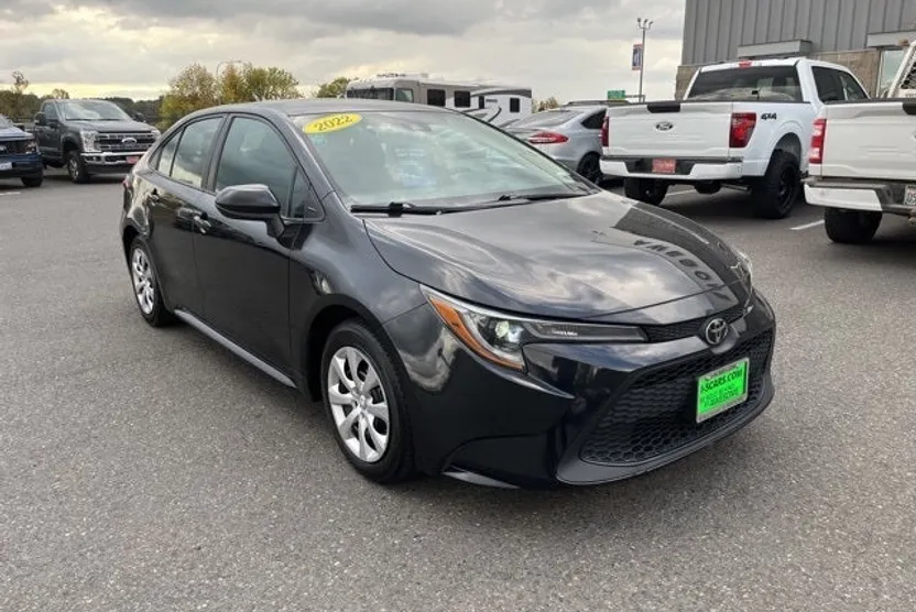 2022 Toyota Corolla LE photo 1