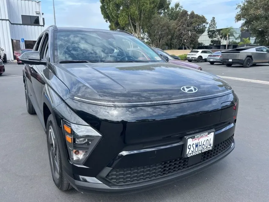 2025 Hyundai Kona Electric SEL photo 1