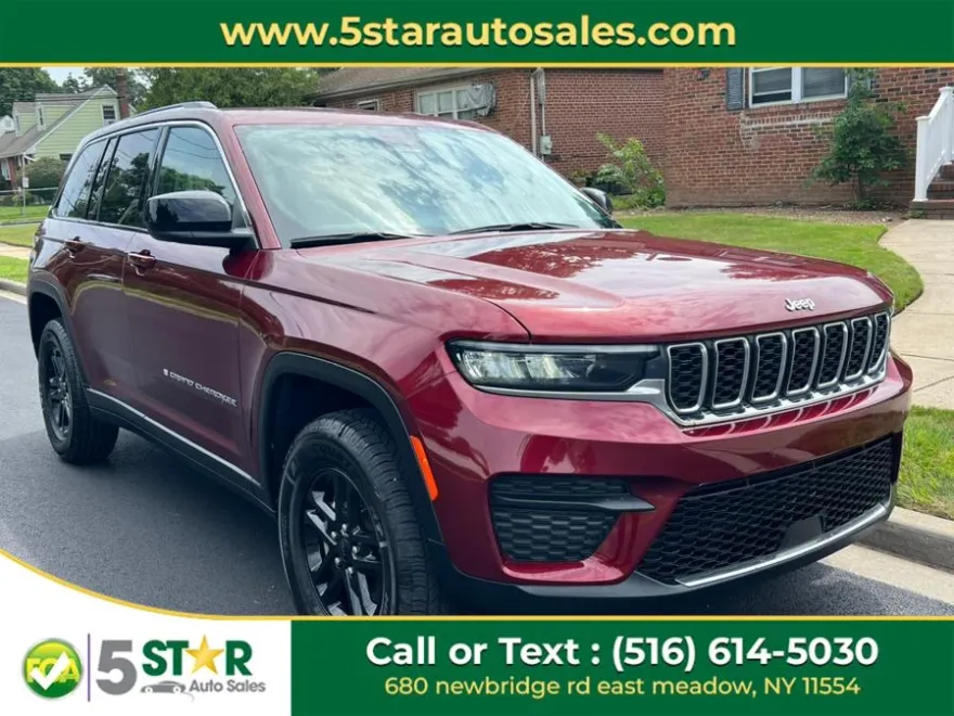 2022 Jeep Grand Cherokee Laredo photo 1