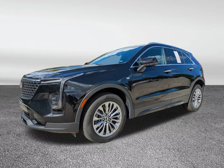 2024 Cadillac XT4 Premium Luxury photo 1