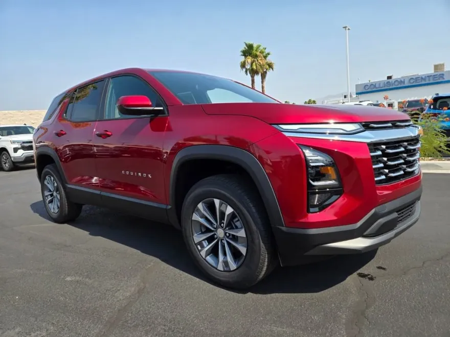 2026 Chevrolet Equinox LT photo 1