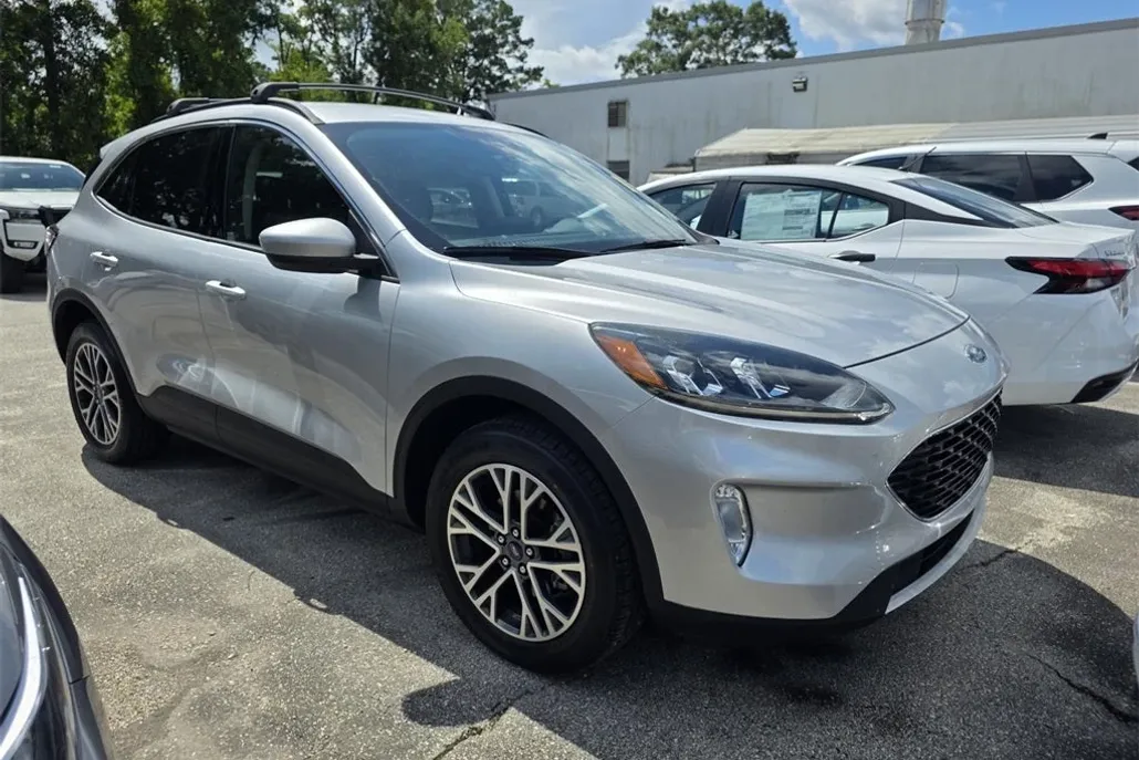 2020 Ford Escape SEL photo 1