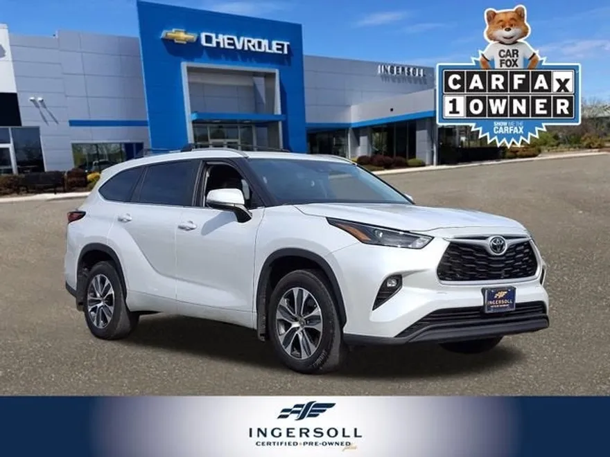 2023 Toyota Highlander XLE photo 1