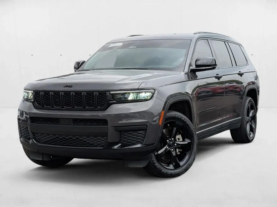 2023 Jeep Grand Cherokee Laredo photo 1