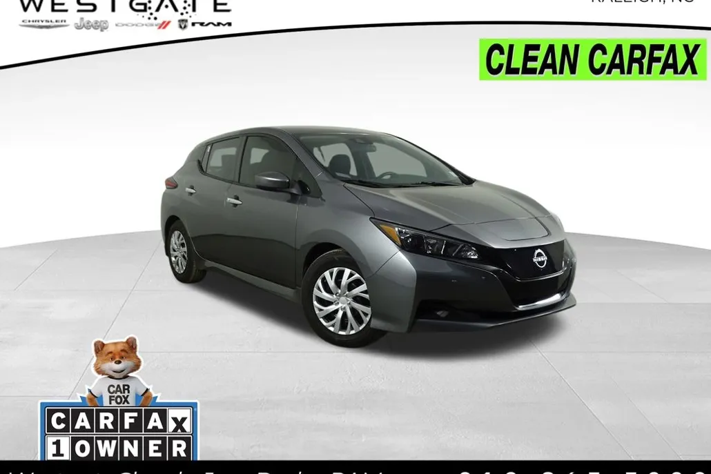 2023 Nissan Leaf S photo 1