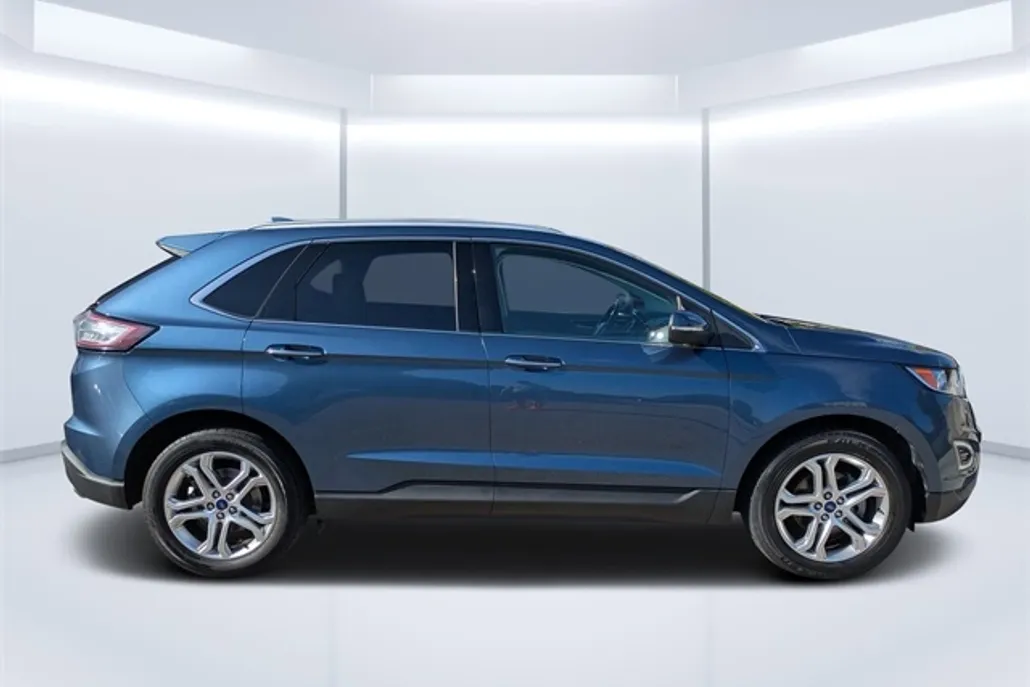 2018 Ford Edge Titanium photo 1