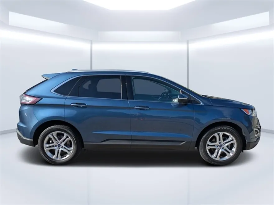 2018 Ford Edge Titanium photo 1