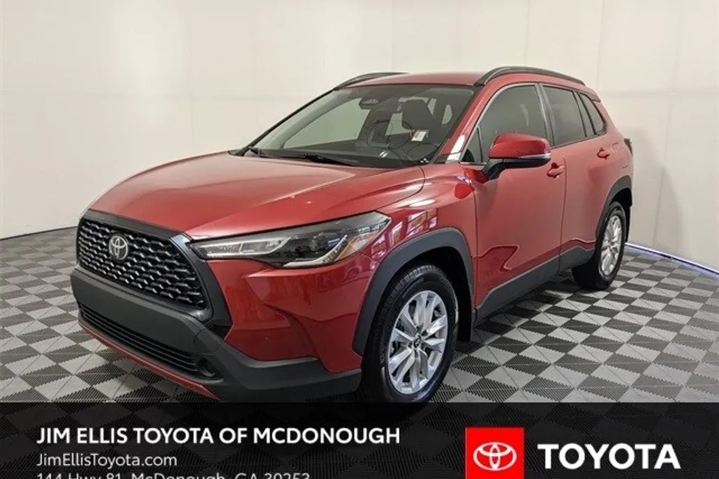 2024 Toyota Corolla Cross LE photo 1
