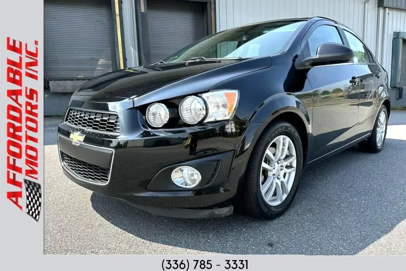 2012 Chevrolet Sonic LT photo 1