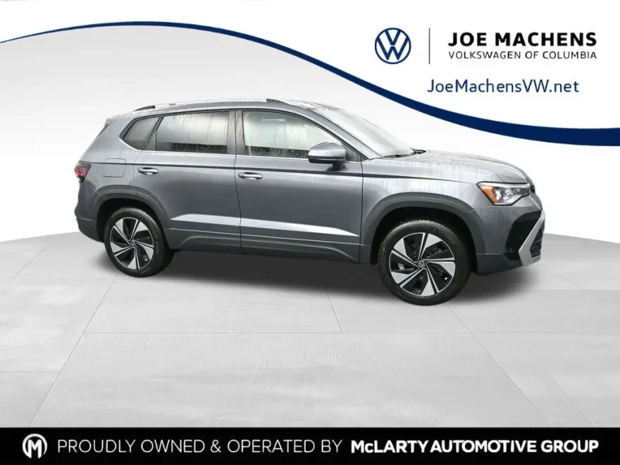 2025 Volkswagen Taos SE photo 1