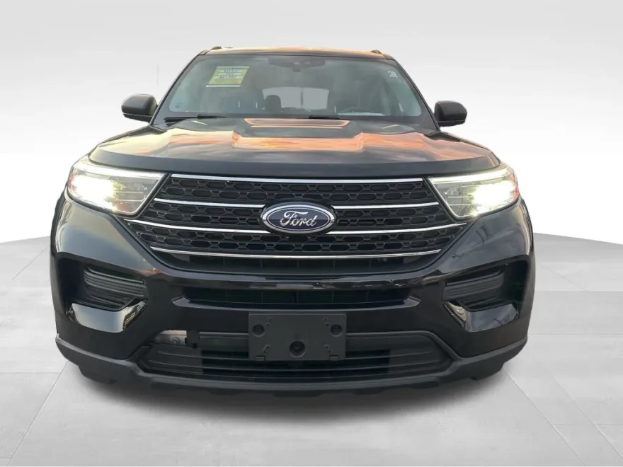 2021 Ford Explorer XLT photo 1