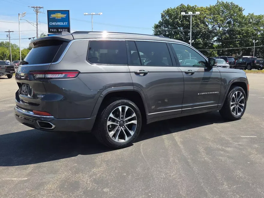 2022 Jeep Grand Cherokee Overland photo 1