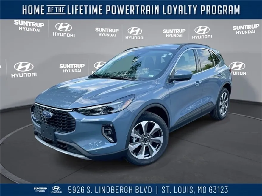 2023 Ford Escape Platinum photo 1
