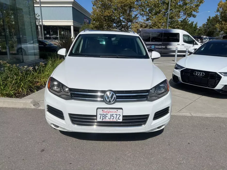 2013 Volkswagen Touareg V6 TDI Lux photo 1